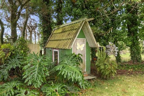 Photo of property in 9 Taupaki Road, Taupaki, Henderson, 0782