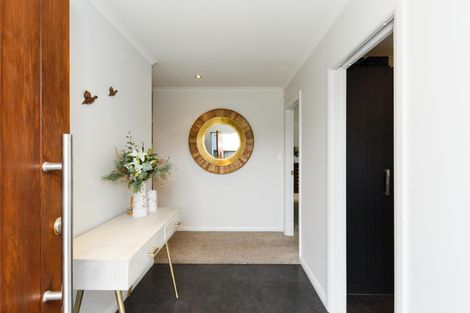 Photo of property in 6 D'urville Place, Kelvin Grove, Palmerston North, 4414