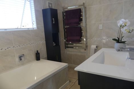 Photo of property in 4 Tau Crescent, Diamond Harbour, 8972