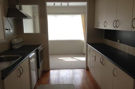 Photo of property in 5 Amberley Avenue, Te Atatu South, Auckland, 0610