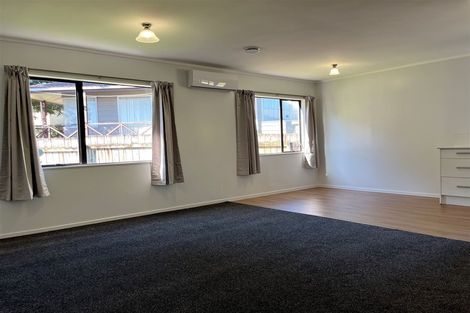 Photo of property in 6/17a Idesia Place, Totara Heights, Auckland, 2105