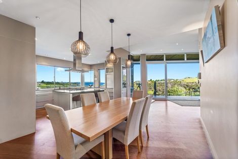 Photo of property in 139 Roberts Road, Matakatia, Whangaparaoa, 0930