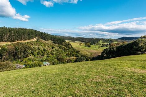 Photo of property in 56 Onetangi Road, Waiheke Island, 1971