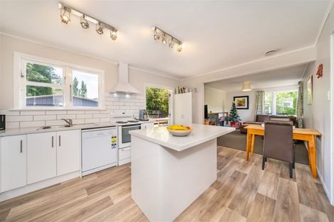 Photo of property in 5 Whangakoko Grove, Birchville, Upper Hutt, 5018