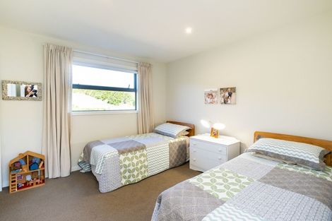 Photo of property in 3 Esk View Road, Eskdale, Napier, 4182