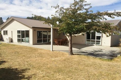 Photo of property in 8 Perrow Street, Wanaka, 9305