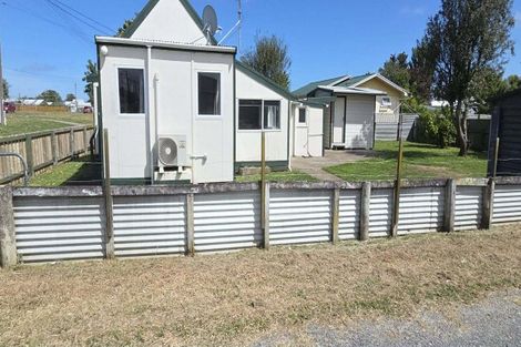 Photo of property in 45 Avenue Road, Foxton, 4814