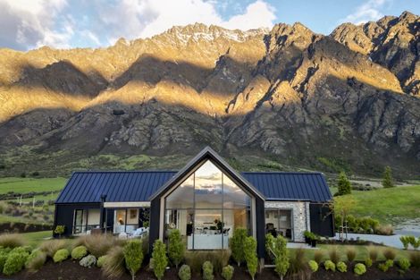 Photo of property in 1 Chimney Lane, Jacks Point, Queenstown, 9371