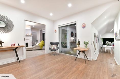 Photo of property in 110 Vipond Road, Stanmore Bay, Whangaparaoa, 0932