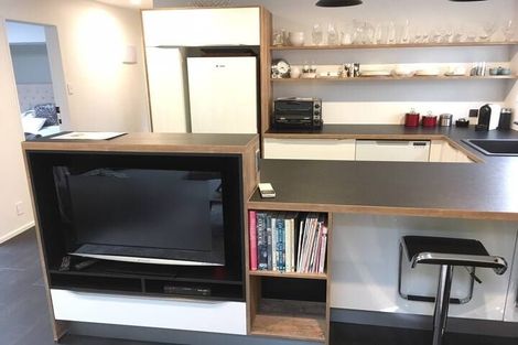 Photo of property in 17 Palliser Road, Roseneath, Wellington, 6011