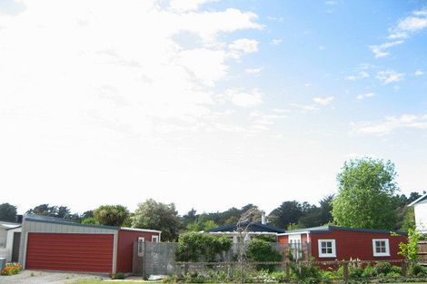 Photo of property in 72 Park Terrace, Waikuku Beach, 7473