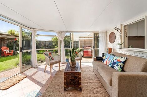 Photo of property in 39 Lakeside Drive, Orewa, 0931