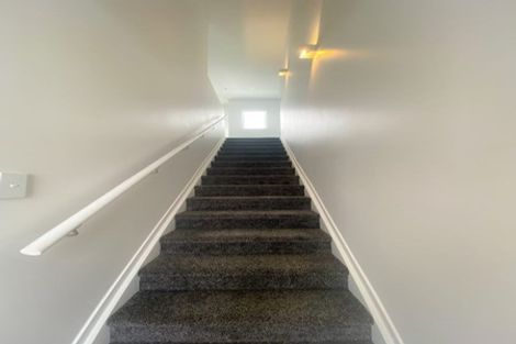 Photo of property in 102 Bellbird Street, Papakura, 2110