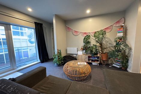 Photo of property in 4/41 Home Street, Mount Victoria, Wellington, 6011