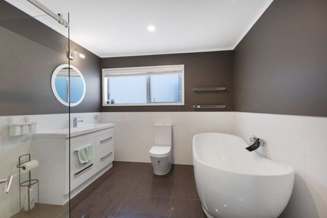 Photo of property in 1/60 Penzance Road, Mairangi Bay, Auckland, 0630