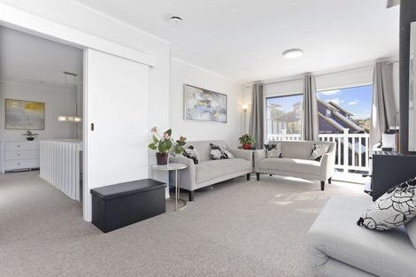 Photo of property in 2/5 Manaia Place, Mairangi Bay, Auckland, 0630