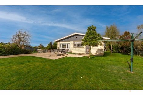 Photo of property in 60 Timaru Road, Waimate, 7924