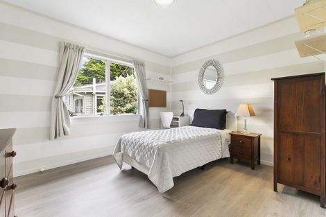 Photo of property in 2/119 Beach Haven Road, Beach Haven, Auckland, 0626