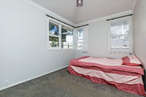 Photo of property in 1/120 Archers Road, Glenfield, Auckland, 0629