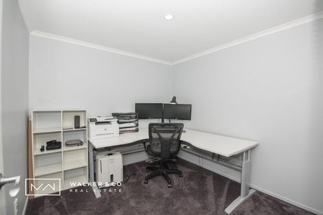 Photo of property in 22 James Nairn Grove, Riverstone Terraces, Upper Hutt, 5018