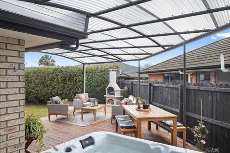 Photo of property in 27 Greig Place, Pukekohe, 2120