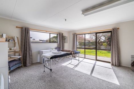 Photo of property in 226 Park Street, Winton, 9720