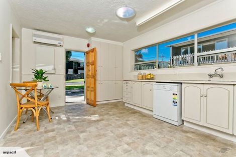 Photo of property in 1/15 Omana Road, Milford, Auckland, 0620