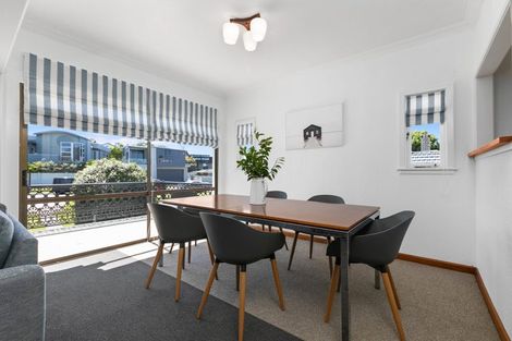 Photo of property in 4 Pitau Road, Mount Maunganui, 3116