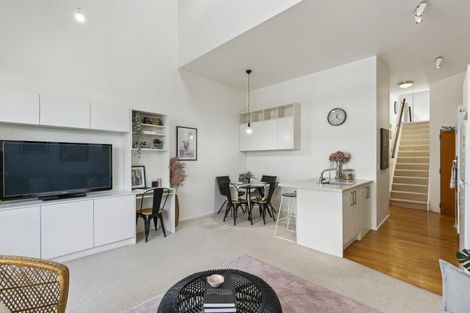 Photo of property in Metro Apartments, 4/220 Thorndon Quay, Pipitea, Wellington, 6011