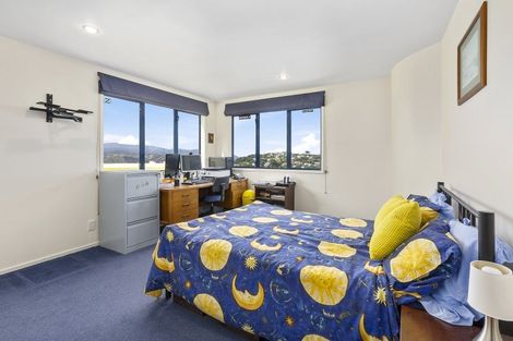 Photo of property in 10 Inverell Way, Seatoun, Wellington, 6022