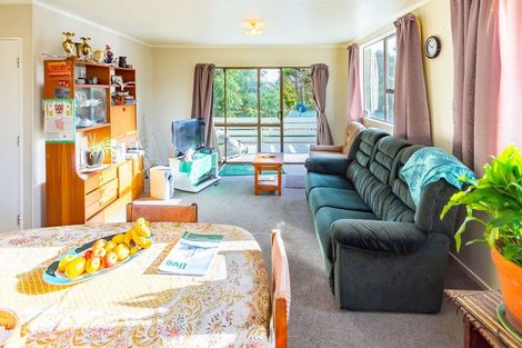 Photo of property in 71 Mcfarlane Street, Oakura, 4314