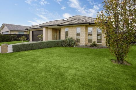 Photo of property in 16 Pukeko Place, Rangiora, 7400