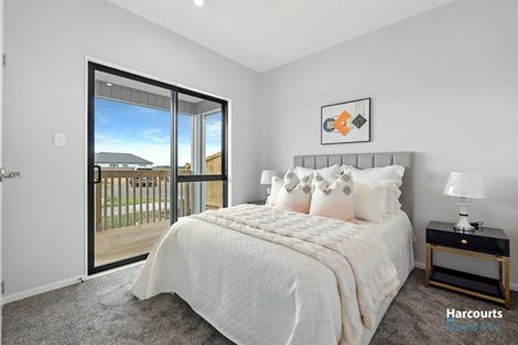 Photo of property in 22 Waimarie Drive, Karaka, 2578