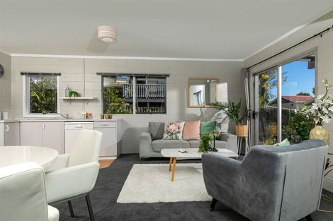 Photo of property in 7 Seabar Place, Glen Eden, Auckland, 0602