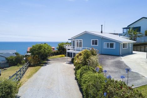 Photo of property in 24 Seaview Road, Cable Bay, 0420