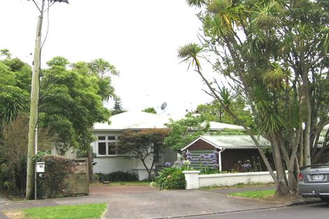 Photo of property in 18 Saint Leonards Road, Devonport, Auckland, 0624