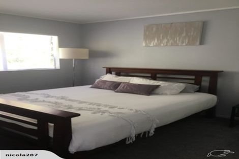 Photo of property in 9 Montcalm Close, Orewa, 0931