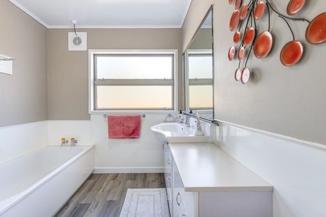 Photo of property in 8 Newall Avenue, Stoke, Nelson, 7011