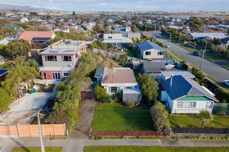 Photo of property in 347 Marine Parade, New Brighton, Christchurch, 8061