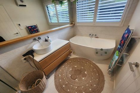 Photo of property in 11 Laing Crescent, Heathcote Valley, Christchurch, 8022