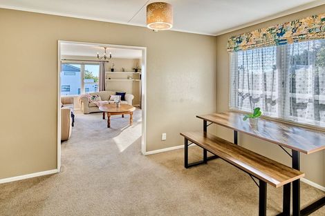 Photo of property in 3 Cleat Street, Whitby, Porirua, 5024