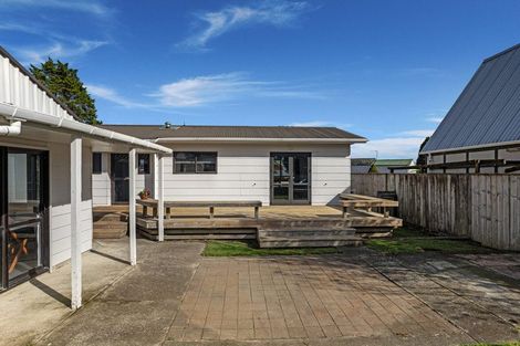 Photo of property in 17 Tawhara Place, Edgecumbe, 3120