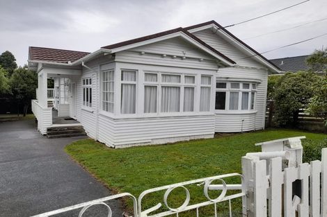 Photo of property in 27 Beauchamp Street, Karori, Wellington, 6012