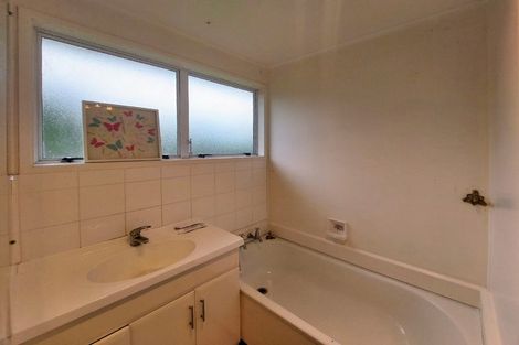 Photo of property in 35 Angelo Avenue, Howick, Auckland, 2014