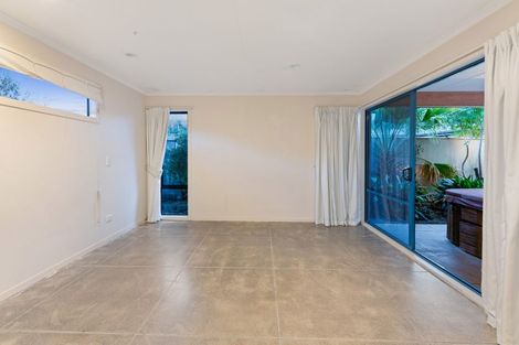 Photo of property in 1 Maghera Drive, East Tamaki, Auckland, 2016