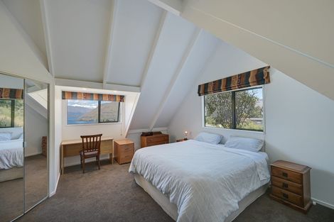 Photo of property in 30 Greenstone Place, Fernhill, Queenstown, 9300