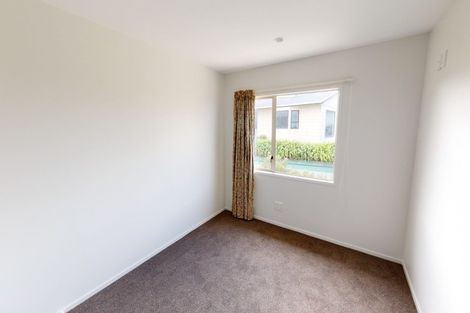 Photo of property in 74 Dress Circle, Newlands, Wellington, 6037