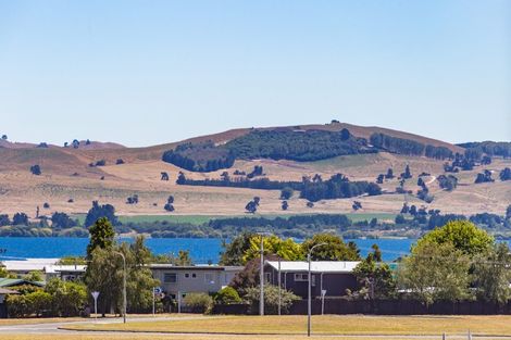 Photo of property in 33 Harakeke Drive, Wharewaka, Taupo, 3330