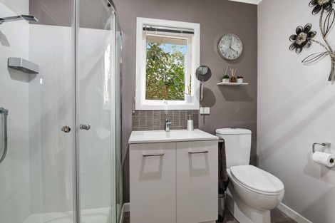 Photo of property in 27a Makiri Street, Helensville, 0800