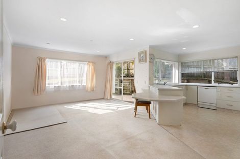 Photo of property in 19 Belgate Place, Somerville, Auckland, 2014